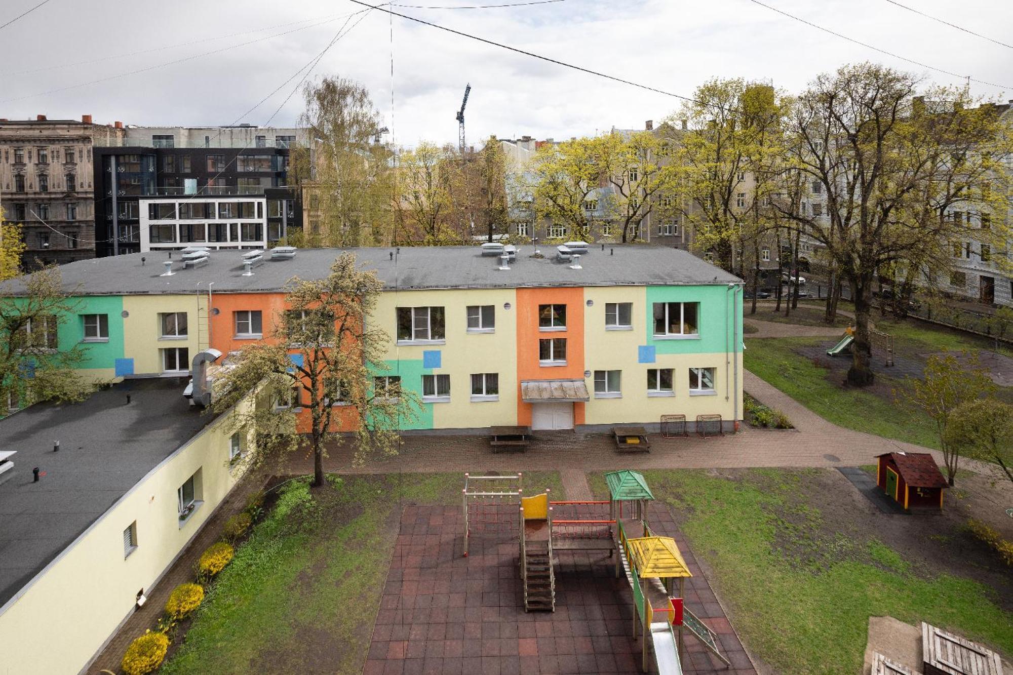 Brivibas Yard Apartment With Parking In City Center Riga Exterior photo