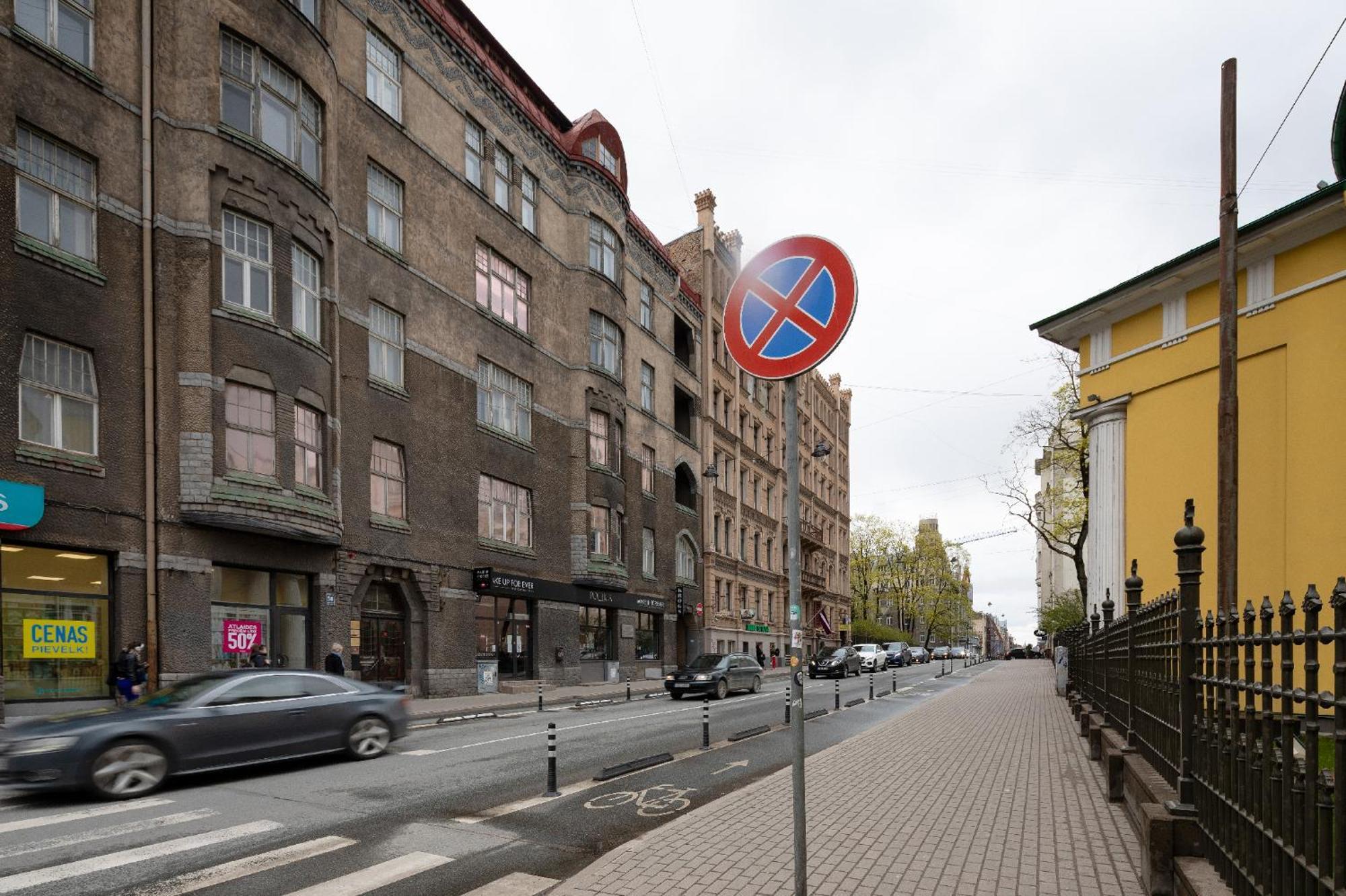 Brivibas Yard Apartment With Parking In City Center Riga Exterior photo