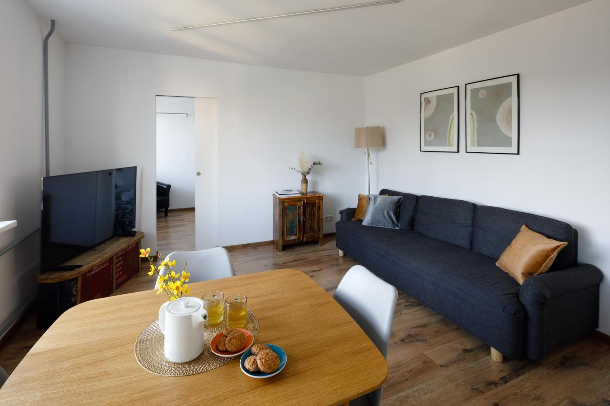 Brivibas Yard Apartment With Parking In City Center Riga Exterior photo