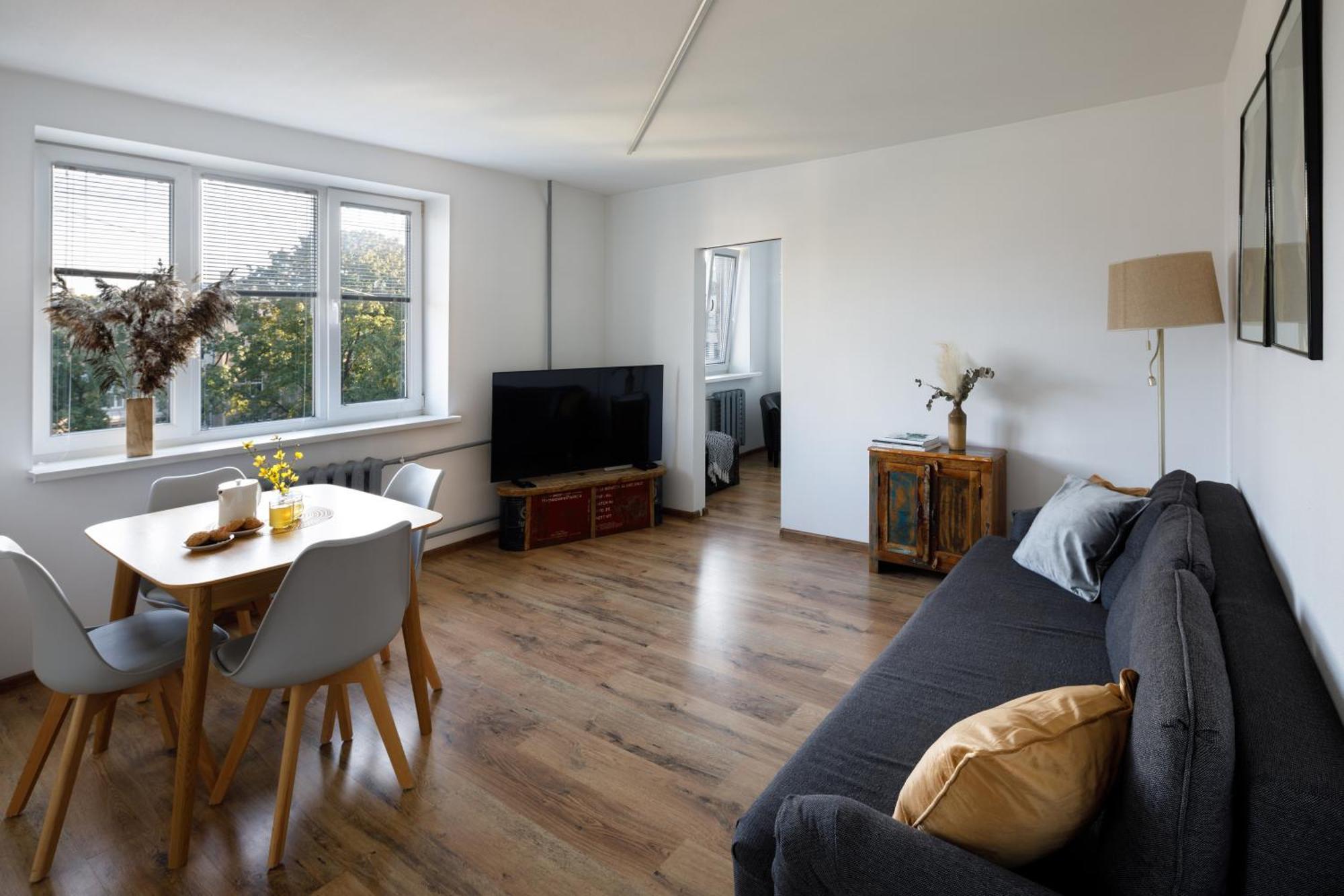 Brivibas Yard Apartment With Parking In City Center Riga Exterior photo