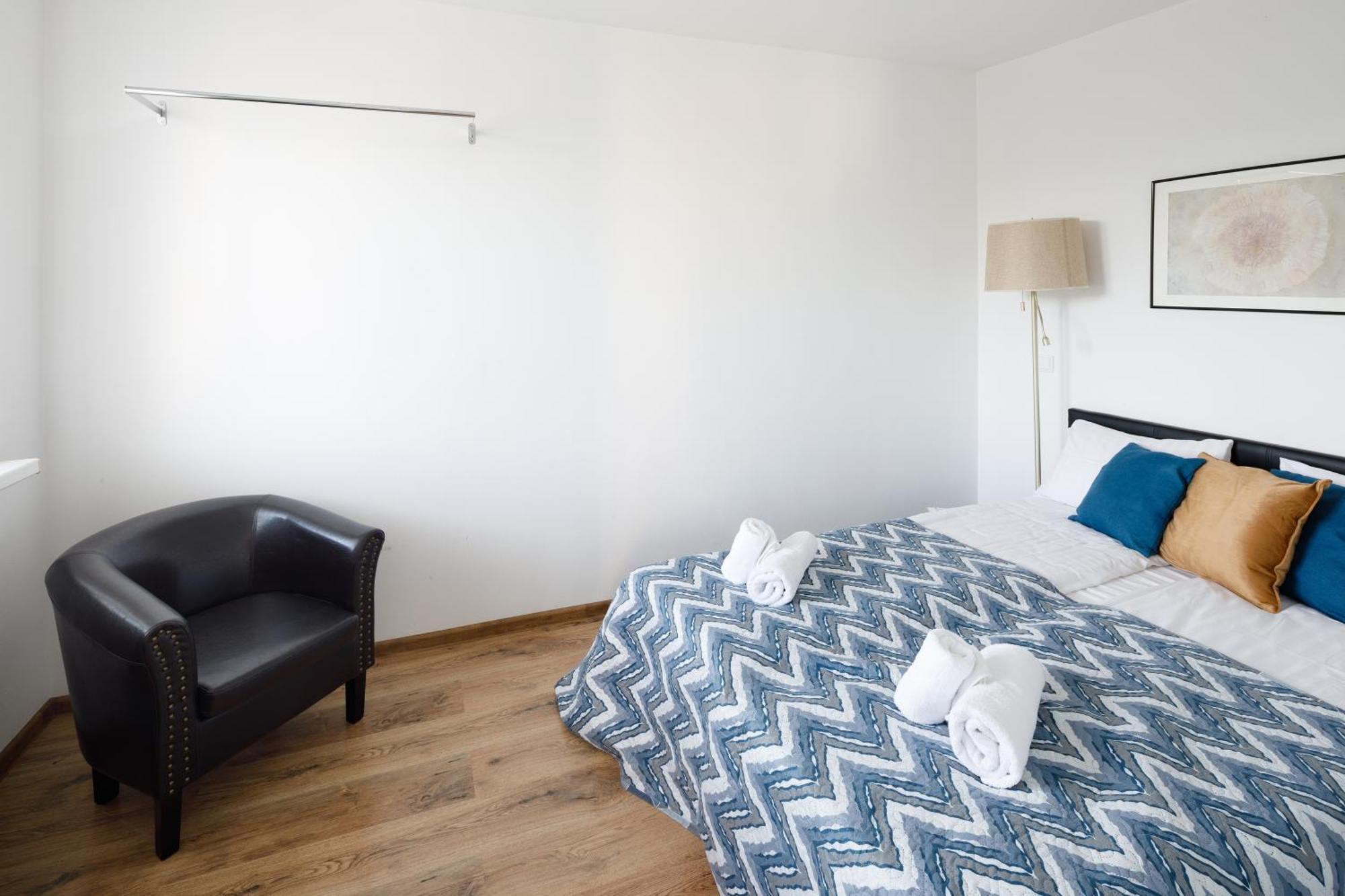 Brivibas Yard Apartment With Parking In City Center Riga Exterior photo